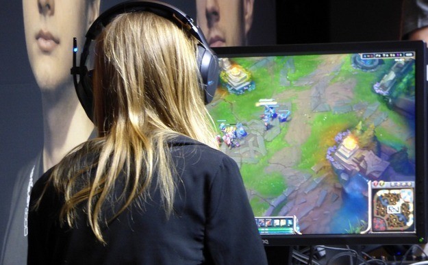 Istraživanje je pokazalo da svaka treća gamerica prima uvrede u online  multiplayeru | HCL.hr